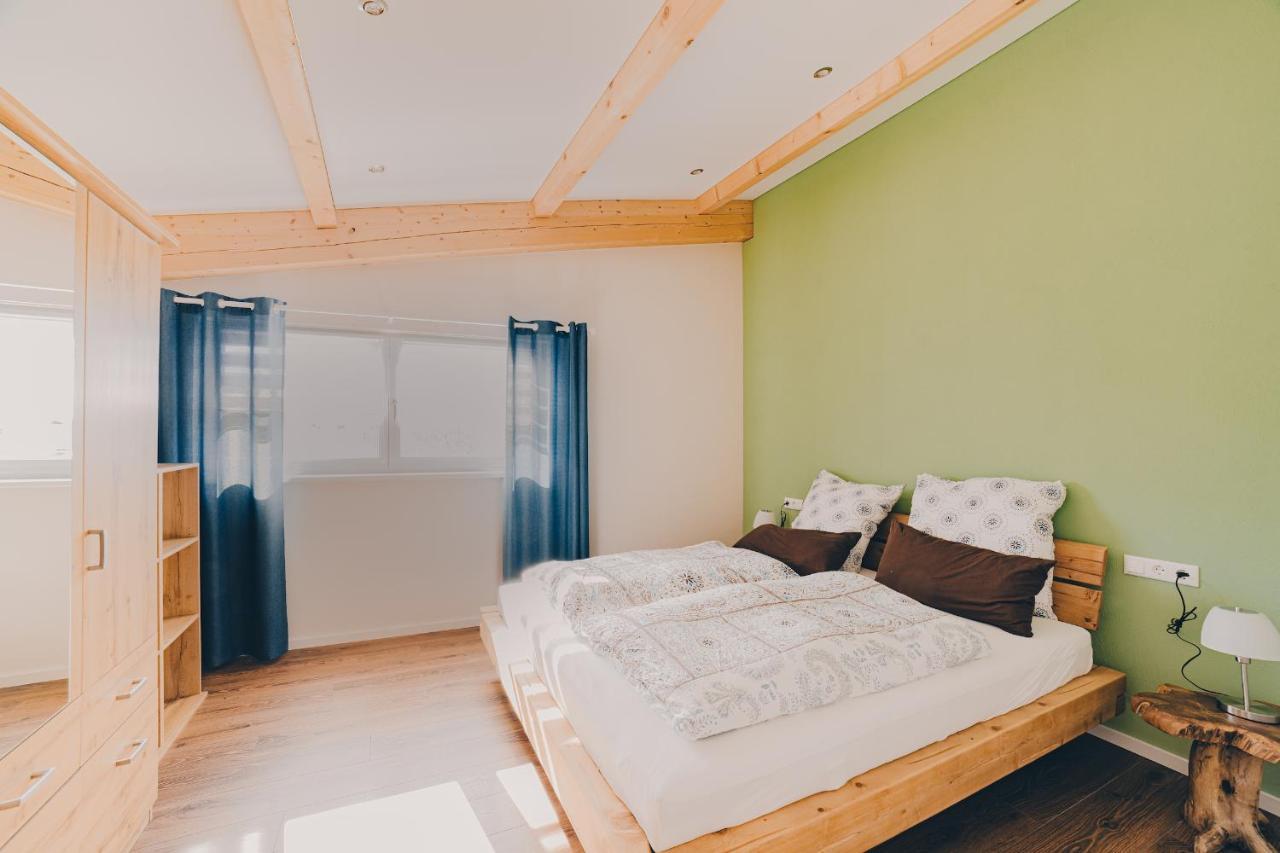 Grosse Ferienwohnung Mit Balkon Und Perfekter Lage Eggenthal Exterior photo